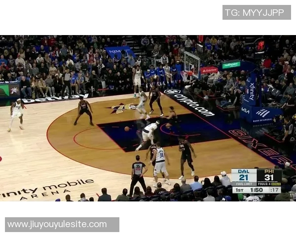 埃奇库姆半场表现不佳10投仅3中三分球命中率低迷仅得7分2篮板